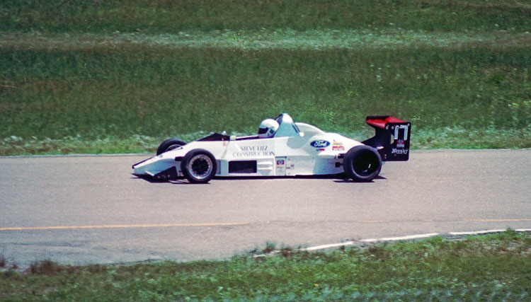 Formula Ford 2000 car race