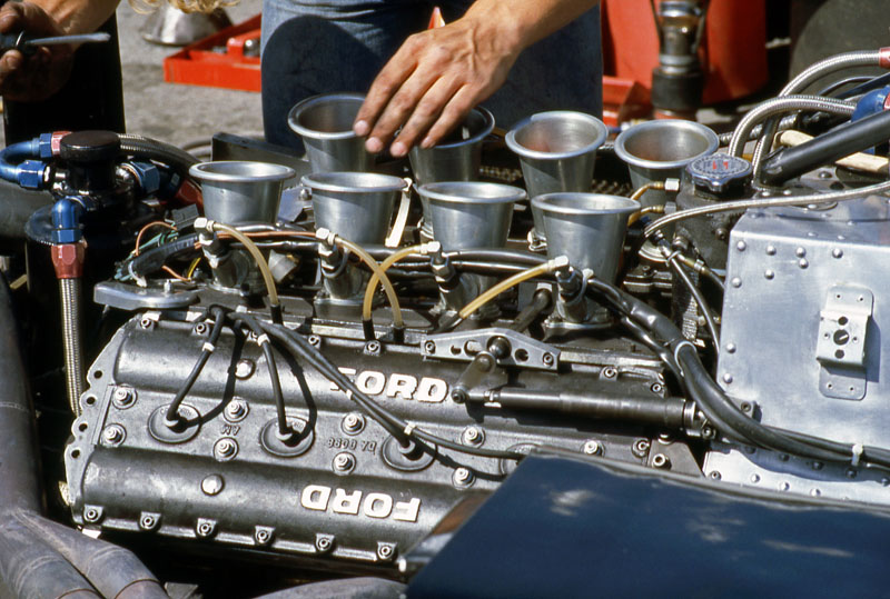 Ford Cosworth DFV race car engine