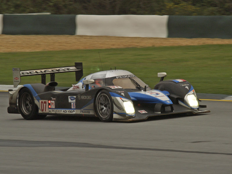 Peugeot 908 HDi FAP race car Pedro Lamy Nicolas Minassian