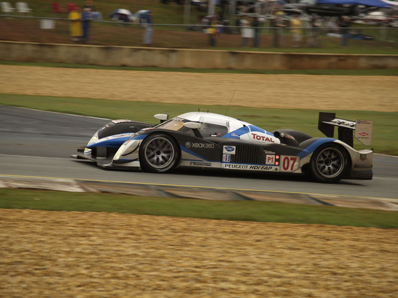 Peugeot 908 HDi FAP race car Pedro Lamy Nicolas Minassian