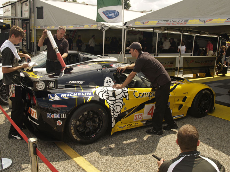 Oliver Gavin Oliver Beretta Marcel Fassler Chevrolet Corvette C6R race car